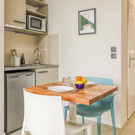 Zenith Aparthotel